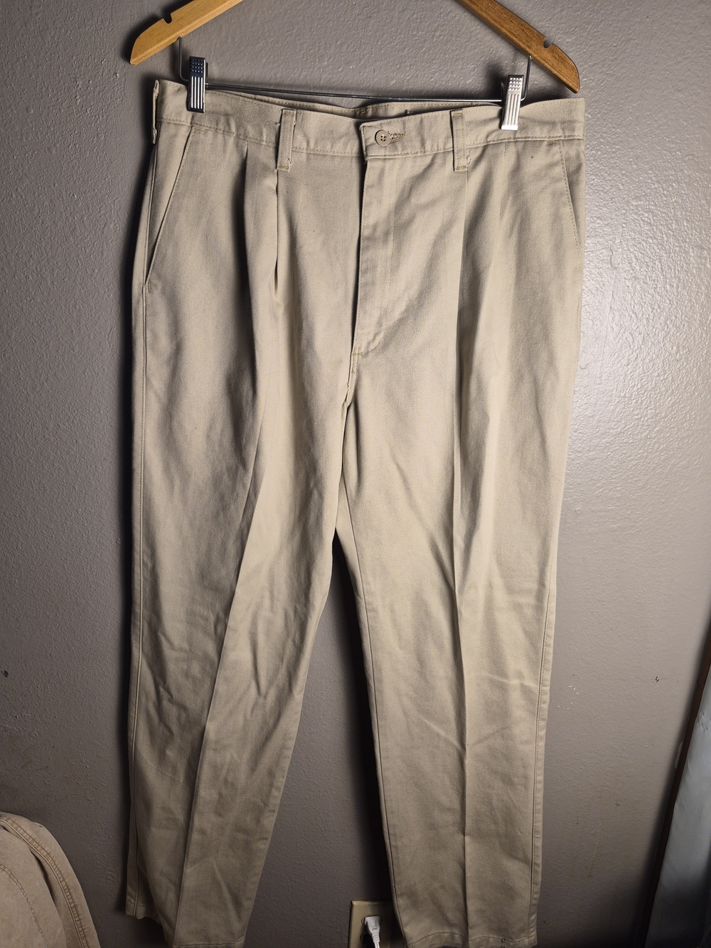 Wrangler Riata Men's Classic Pleated Chino Pants in Khaki